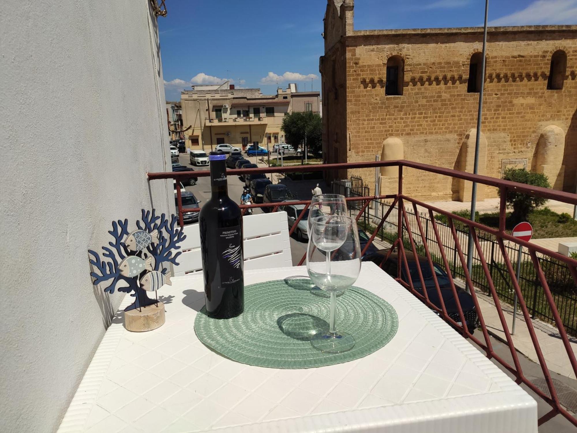 Tra Il Mare E Il Borgo - Pulsano Apartment Bagian luar foto