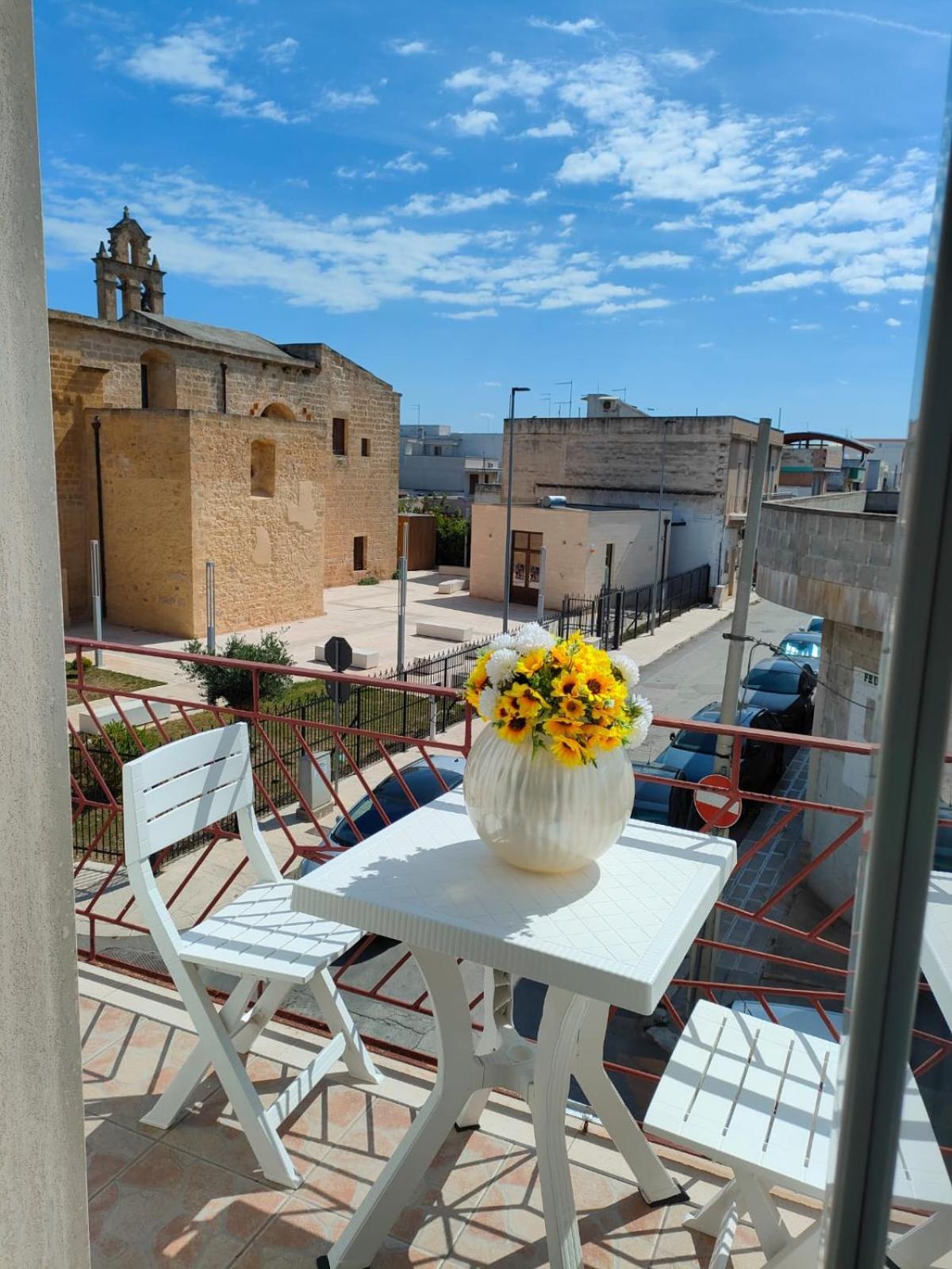 Tra Il Mare E Il Borgo - Pulsano Apartment Bagian luar foto
