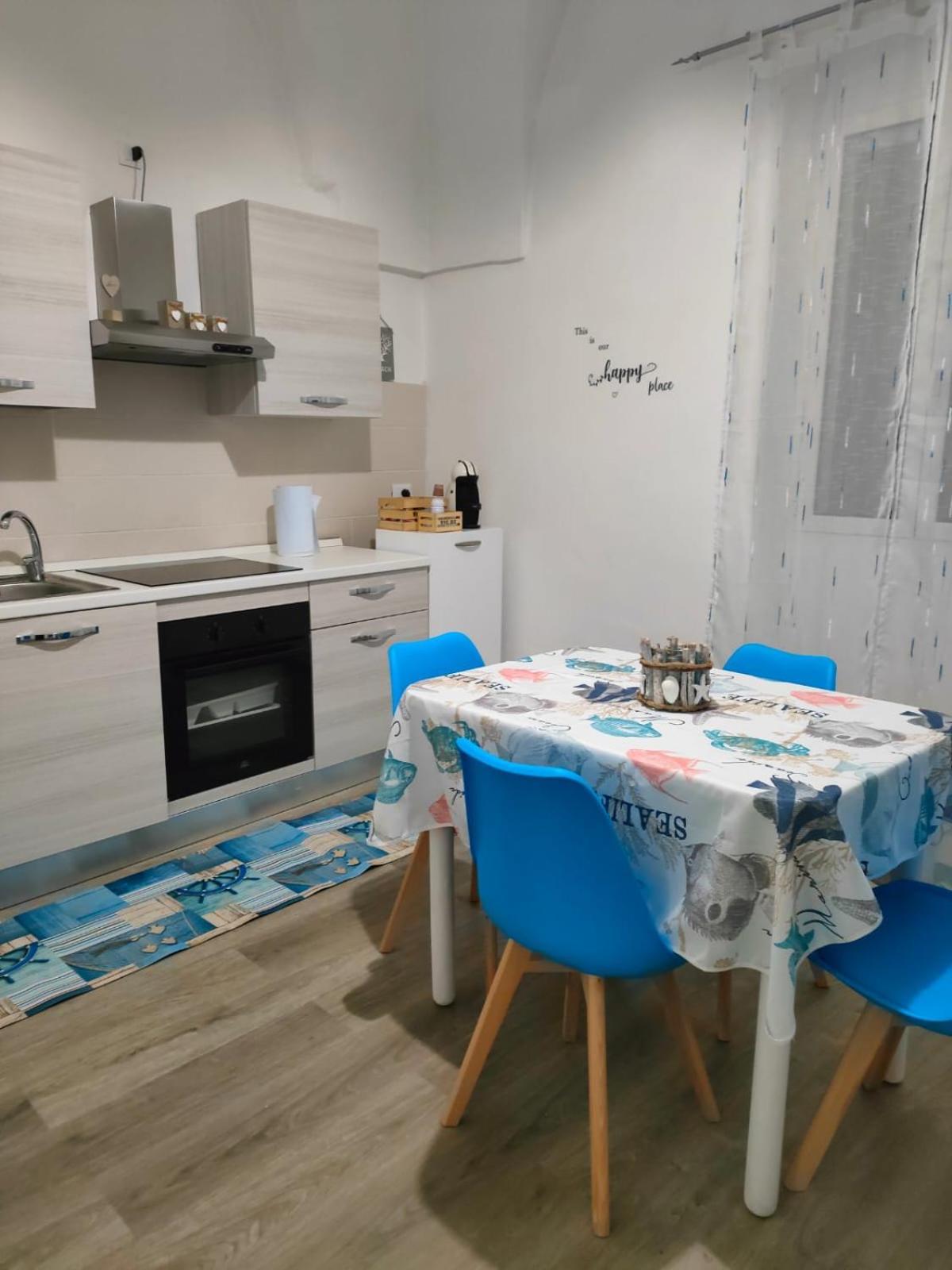 Tra Il Mare E Il Borgo - Pulsano Apartment Bagian luar foto